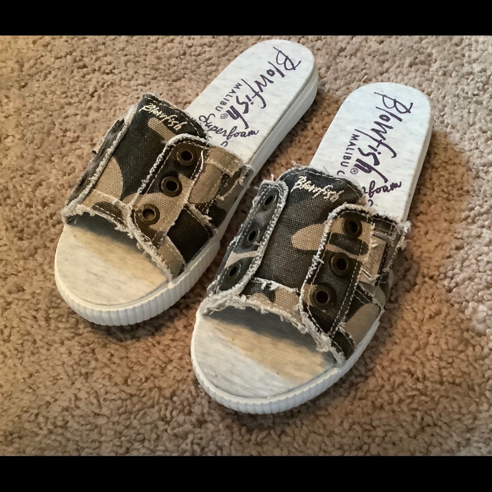 Women’s Blowfish Camo Comfort Slides Size 7